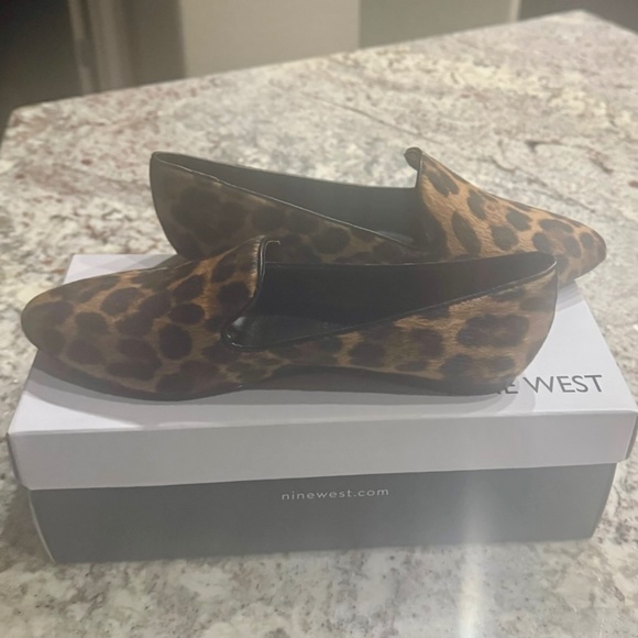 Brand New Nine West Leopard slip on flats.  Size 7 M - Picture 1 of 5
